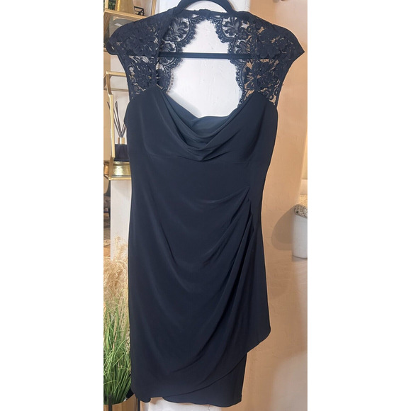 Cache Black lace cap sleeved sheer dress size 6 MSRP $149 💸BOGO🎉 - Picture 3 of 11